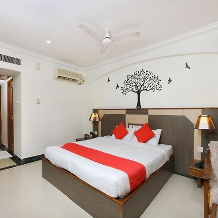 Oyo 1081 Hotel Sindhu International Tirupati Zewnętrze zdjęcie