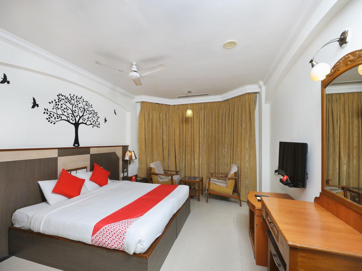 Oyo 1081 Hotel Sindhu International Tirupati Zewnętrze zdjęcie