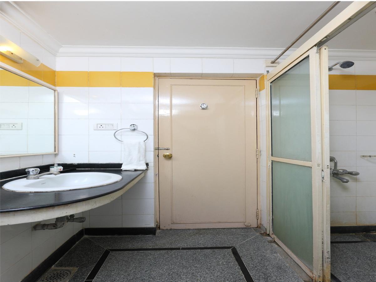 Oyo 1081 Hotel Sindhu International Tirupati Zewnętrze zdjęcie