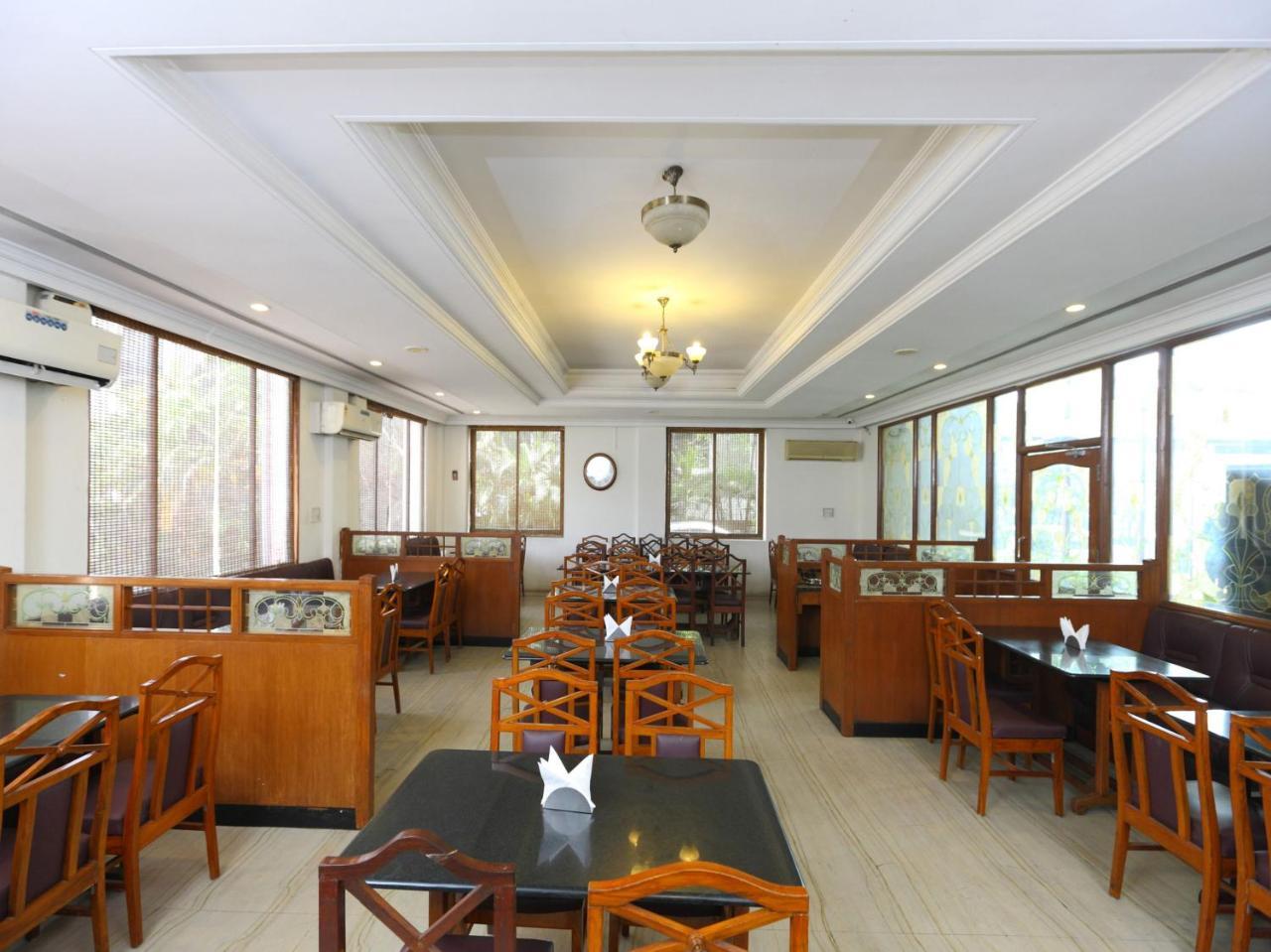 Oyo 1081 Hotel Sindhu International Tirupati Zewnętrze zdjęcie