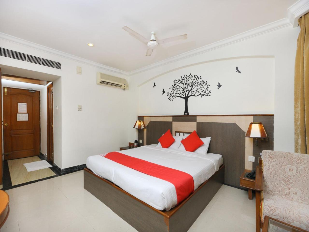Oyo 1081 Hotel Sindhu International Tirupati Zewnętrze zdjęcie
