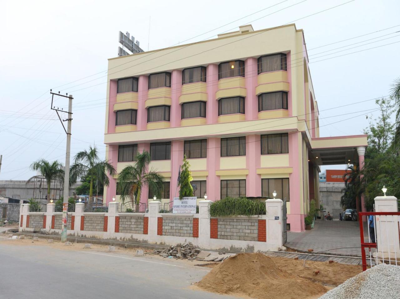 Oyo 1081 Hotel Sindhu International Tirupati Zewnętrze zdjęcie
