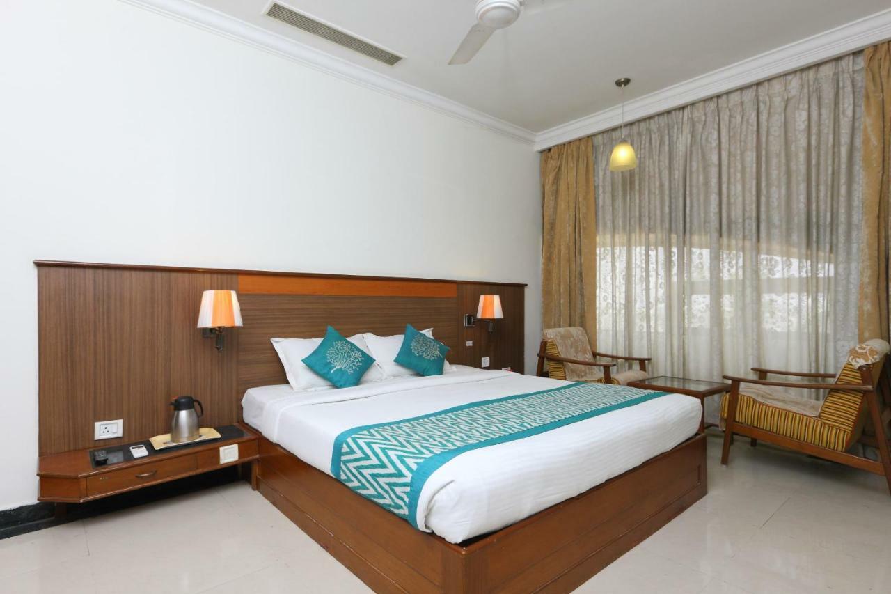 Oyo 1081 Hotel Sindhu International Tirupati Zewnętrze zdjęcie